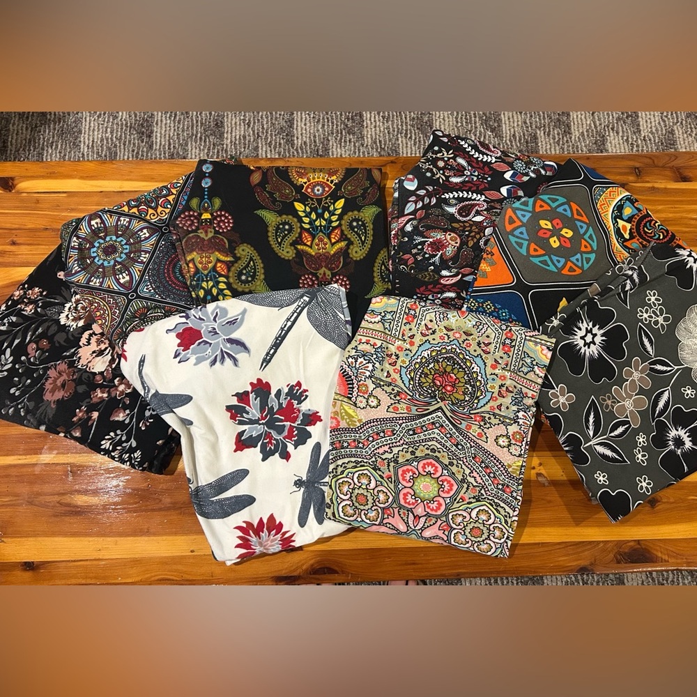Bundle of 8‎ buttery soft leggings